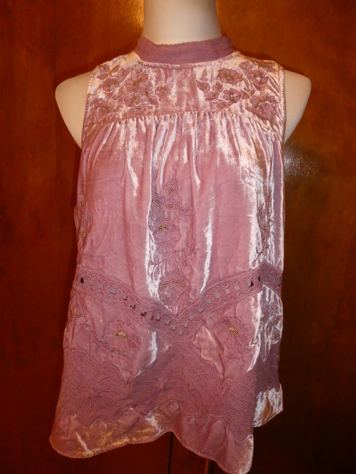 Anthropologie Floreal women's Embroidered pink viscose evening thank top size 12