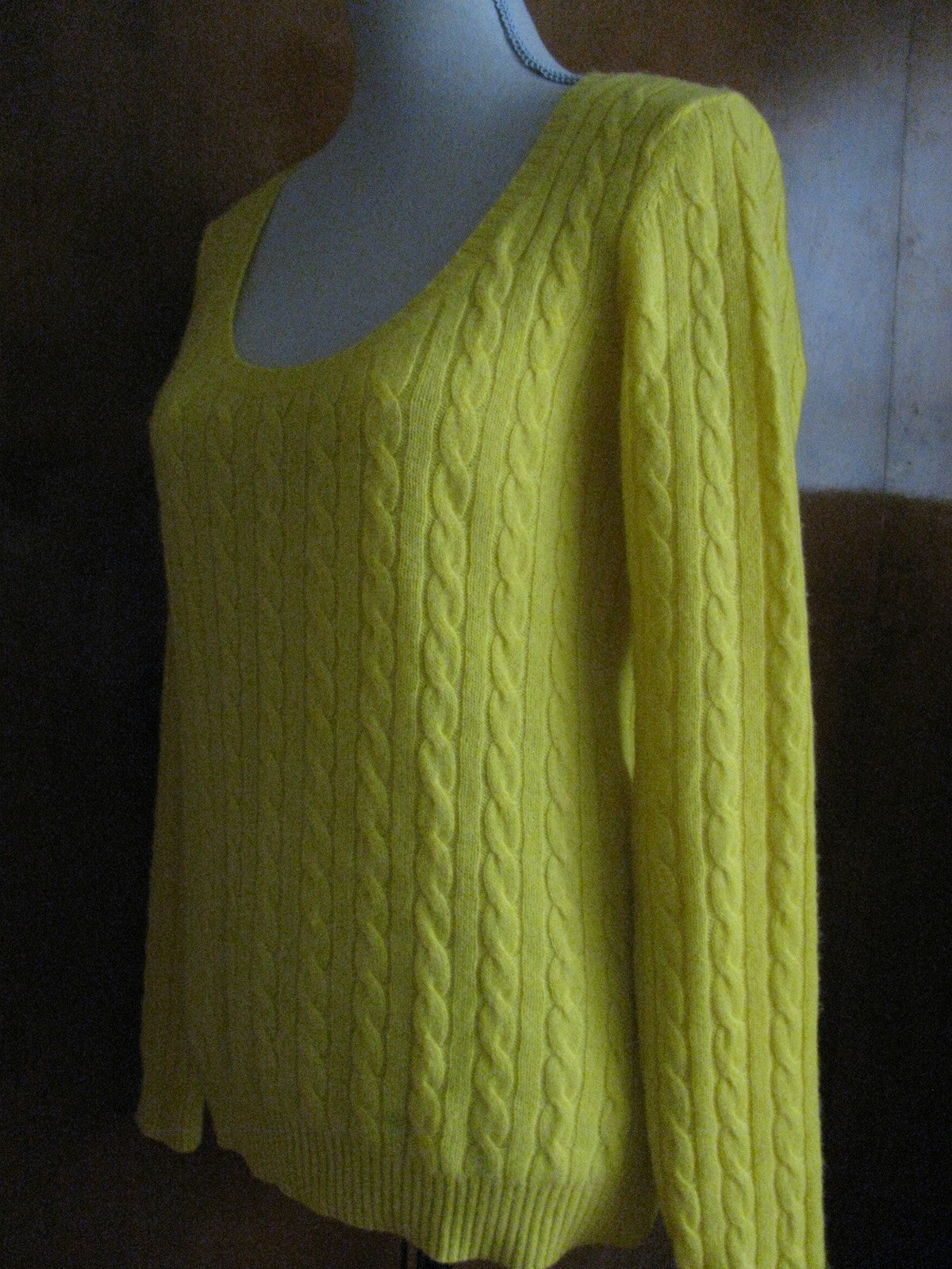 Aqua Women's Yellow Cashmere Detailed  Sweater Size Medium 