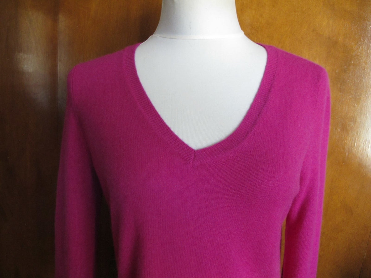 Bloomingdale’s women’s pink fuschia detailed soft 2ply cashmere sweater 
