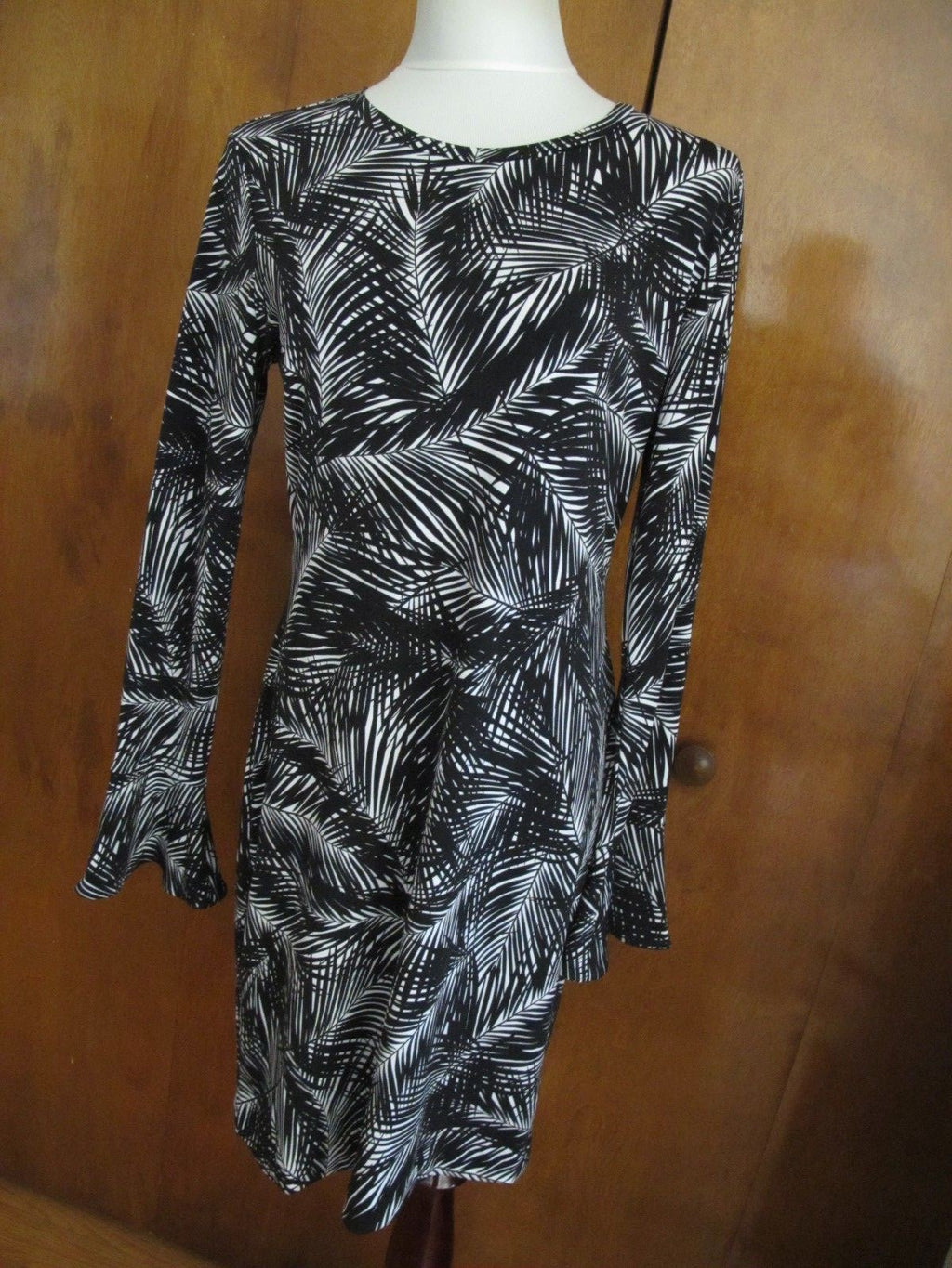 Michael Kors women’s black white jersey bell sleeves dress Large New