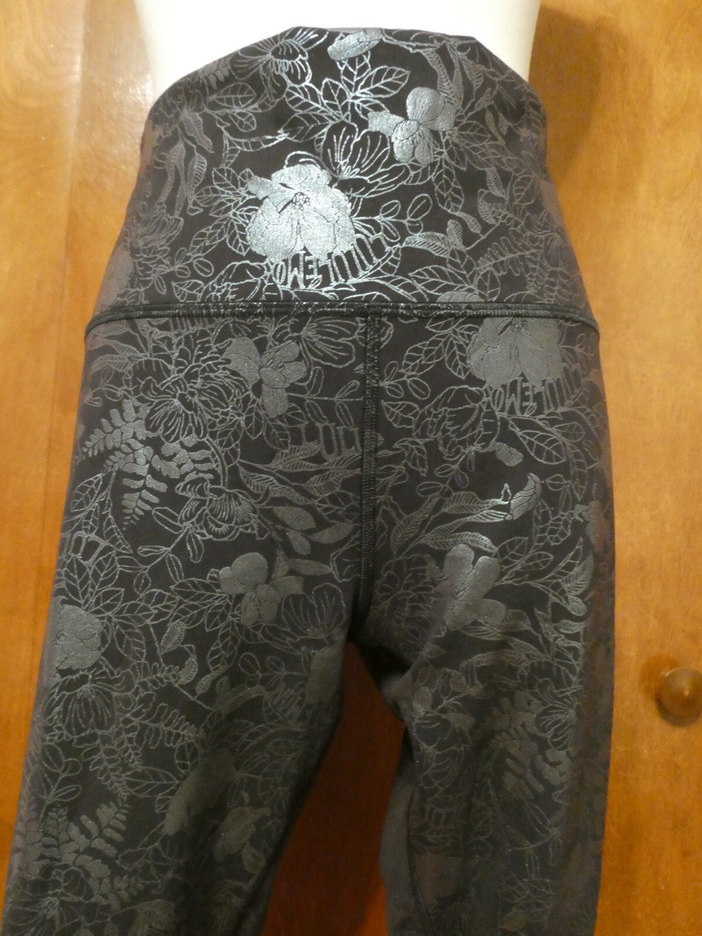 Lululemon Women's Wunder Train Running Black Detailed Pant Tight 25"