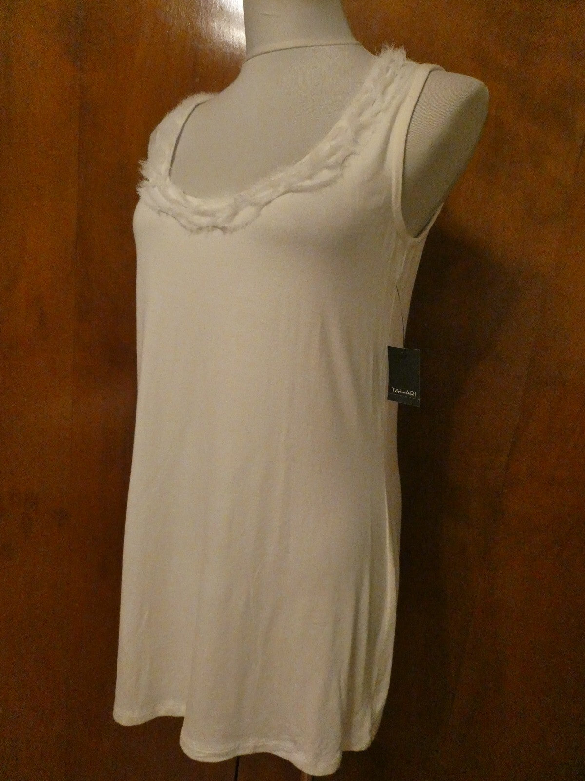 Tahari women's white sleeveless decorated top size Medium