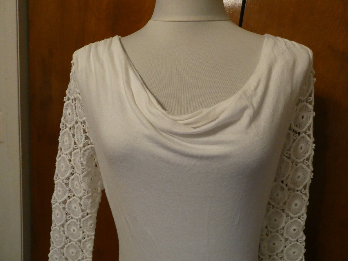 BEBE women’s white cotton crocheted long sleeves top size Small 