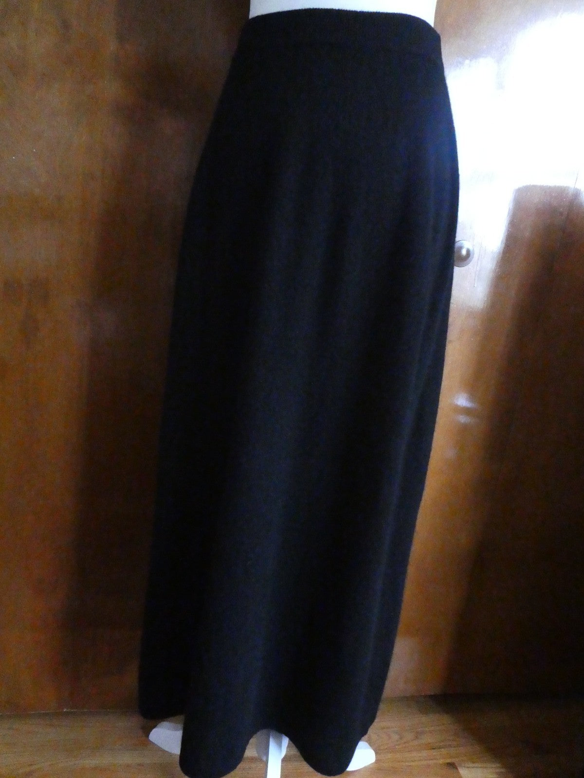 Bloomingdale's Exclusive 100% Cashmere Black Midi Skirt Size Medium, Large NWT