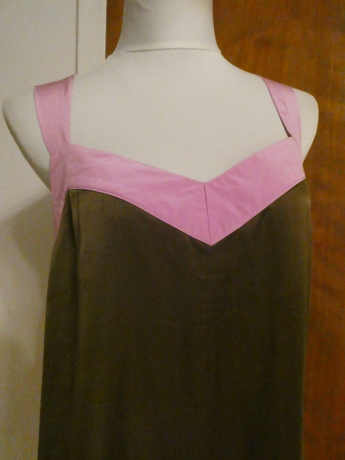 French Connection women's bullfrog/mulberry silk/ rayon top size 12 retail $118