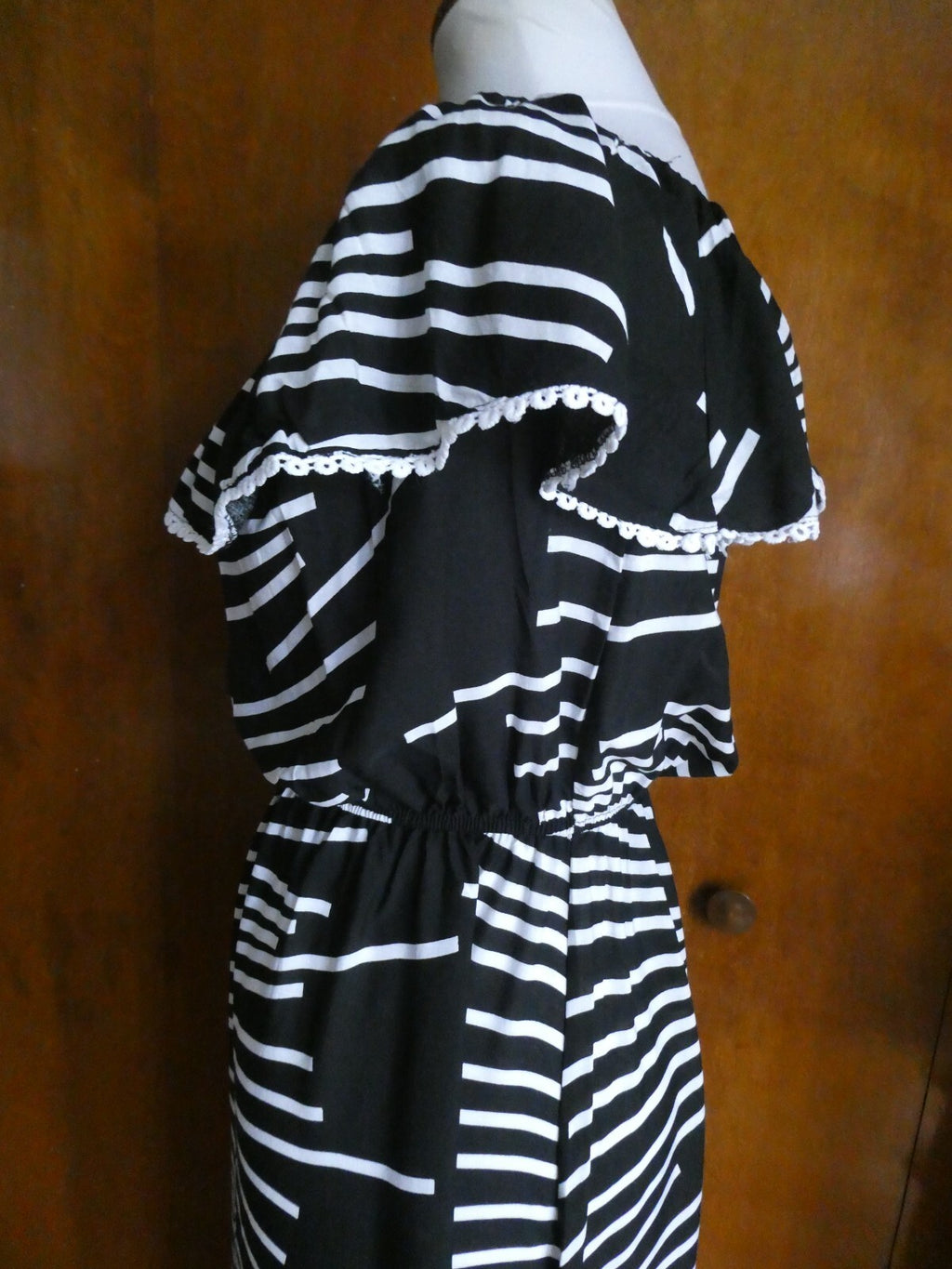 J.Stars Sexy Maxi Dress Off The Shoulders Ruffles Multi-Color Black/White L/XL