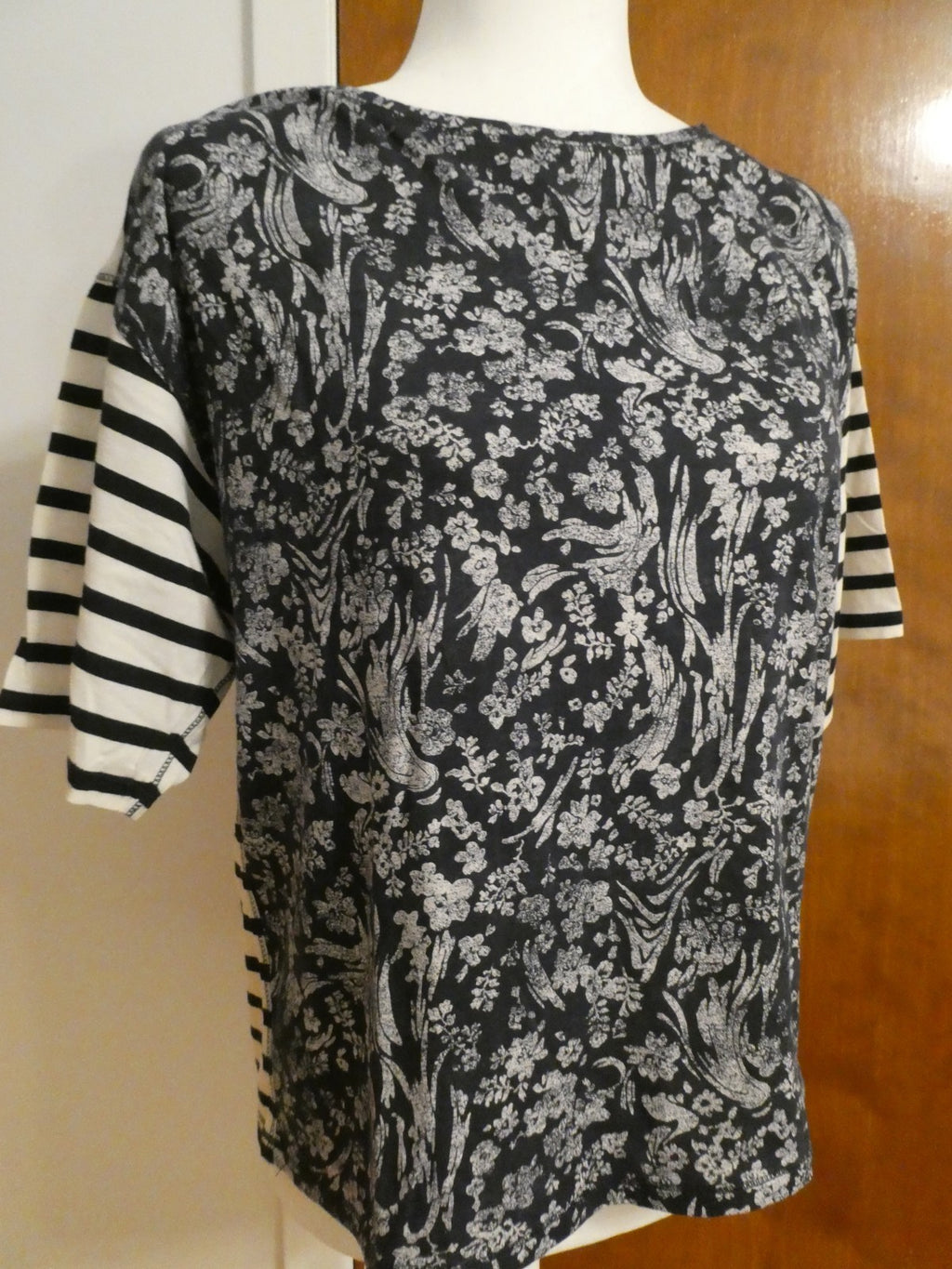 Gap women’s multicolor soft cotton short sleeve top size Large