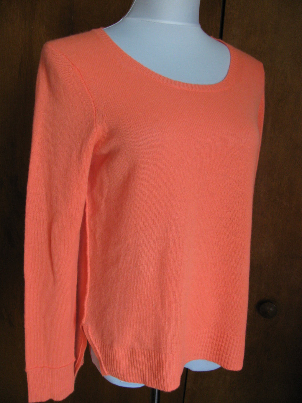 Aqua Women’s Orange Cashmere Back Detailed Long Sleeves Sweater Size Large NWT