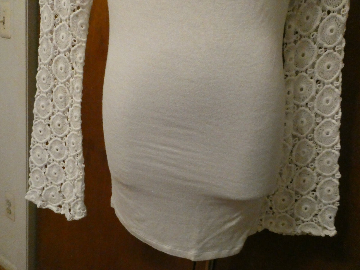 BEBE women’s white cotton crocheted long sleeves top size Small 