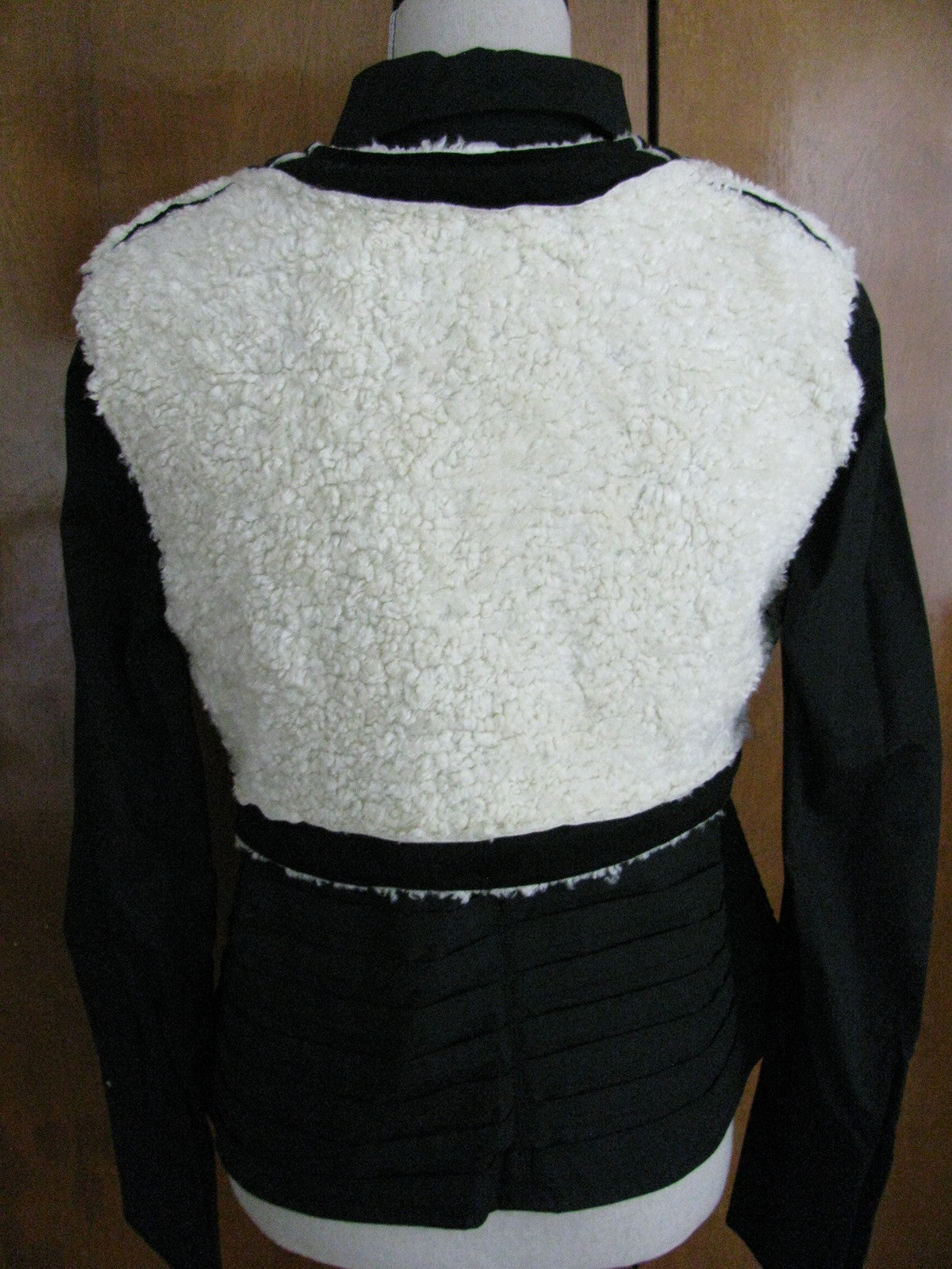 Aiko women's cream/black trimmed isolated vest size medium retail $168 NWT