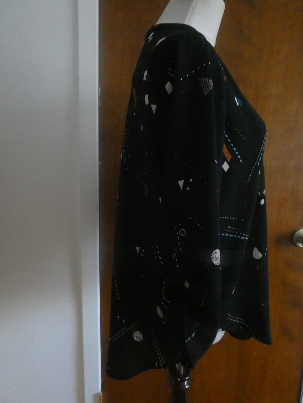 Lush women's black multicolor 3/4 sleeves top size Medium