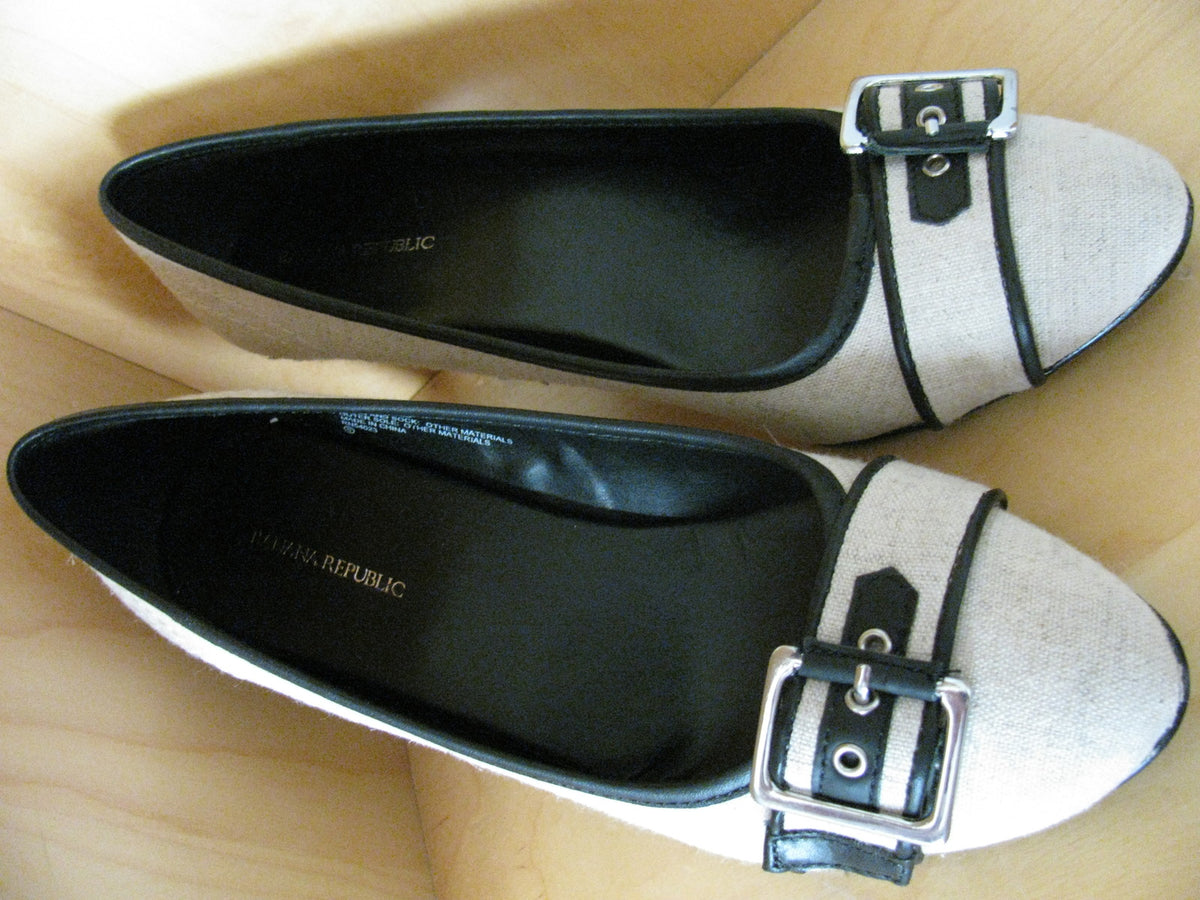 Banana Republic ivory textile detailed classic 2 3/4 heel pump shoes Size 6