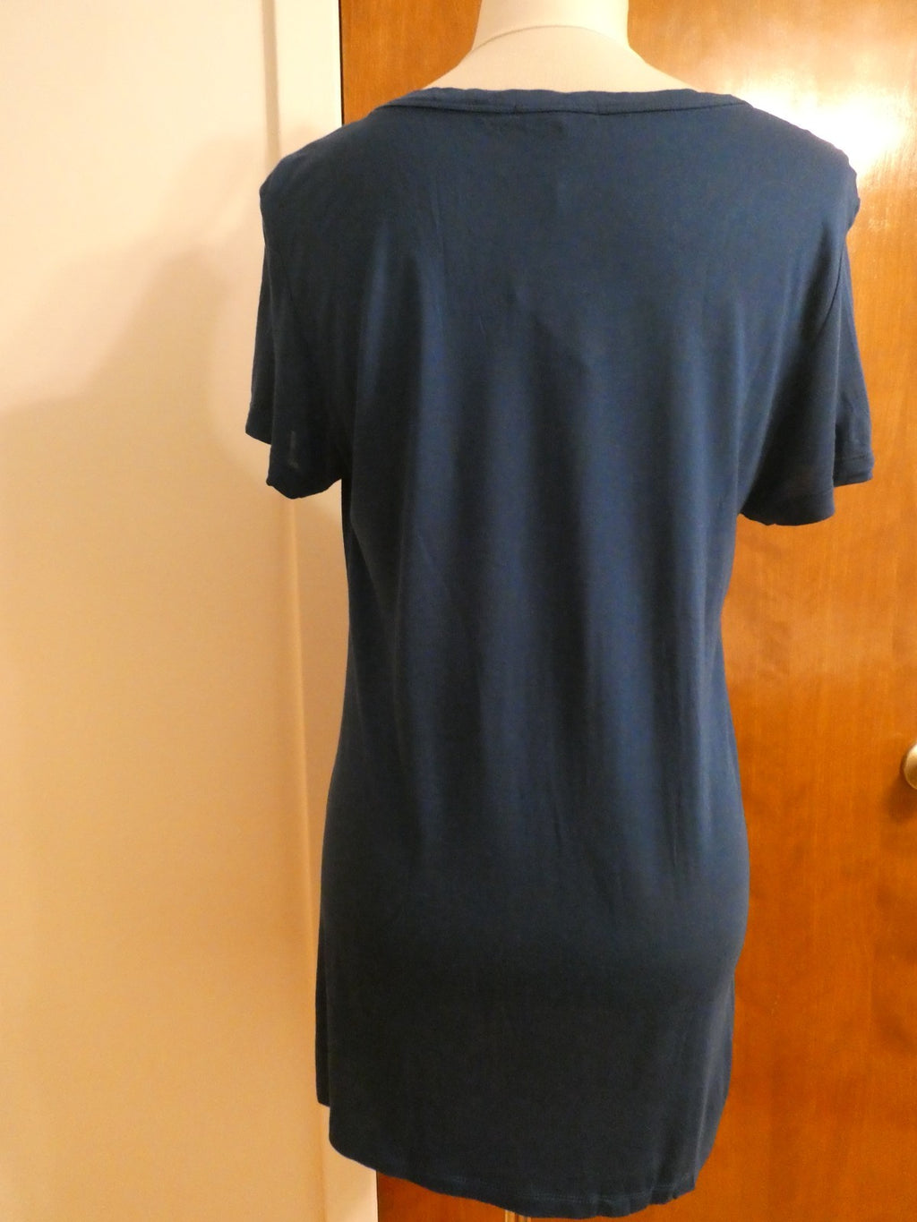 GAP Women's Top Size Large Navy Blue Sequined Pocket Short Sleeve 100% Rayon NWT