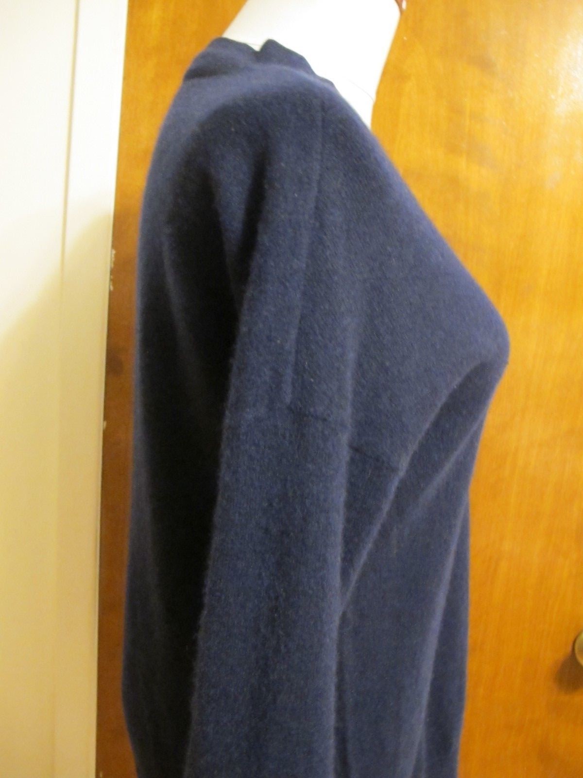 Bloomingdale's women's dark navy 2ply cashmere trim polyurethane sweater Medium 
