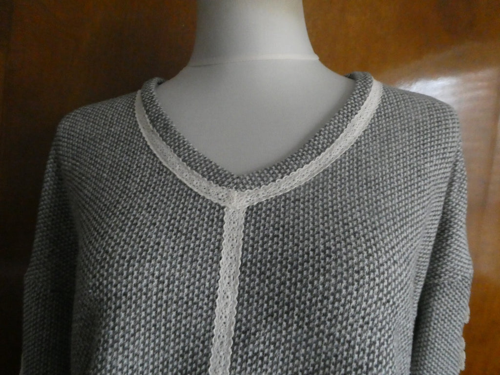 HANNAH Women's Soft V-neck Long Sleeves Sweater Gray Size Medium