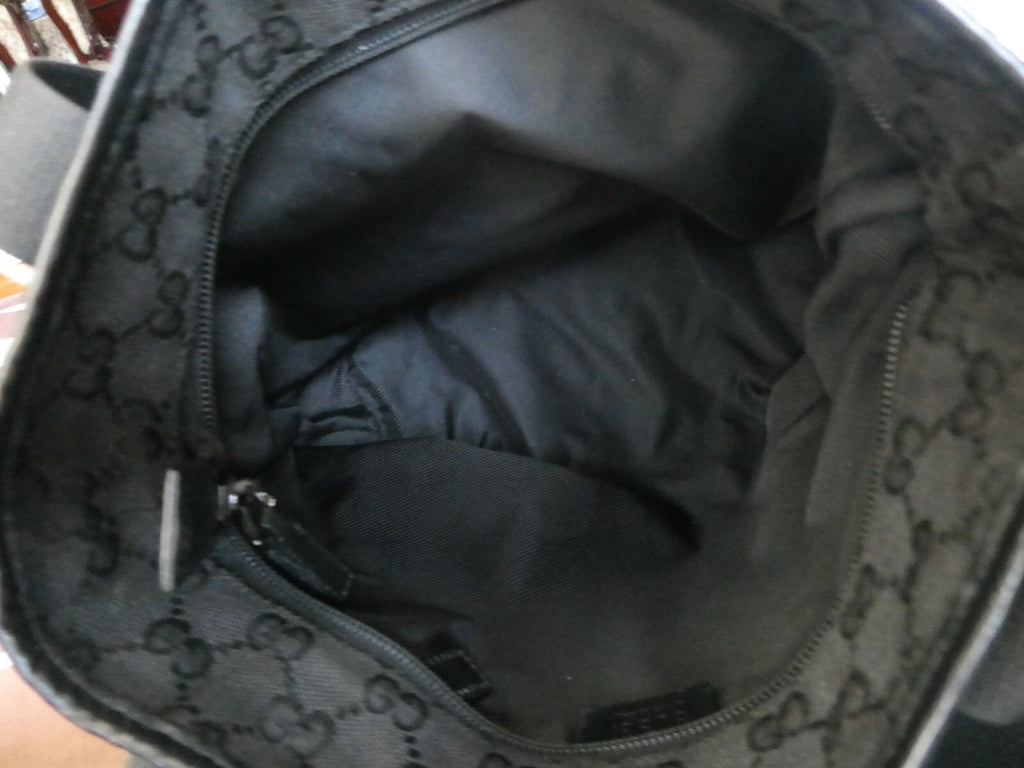 GUCCI Authentic Vintage Black Shoulder Bag Purse GG Canvas Leather 01904023754