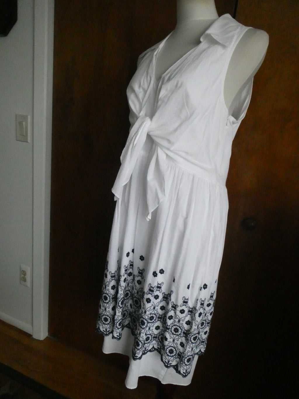 Laundry By Design women's white/black lined gorgeous one-piece dress size 12