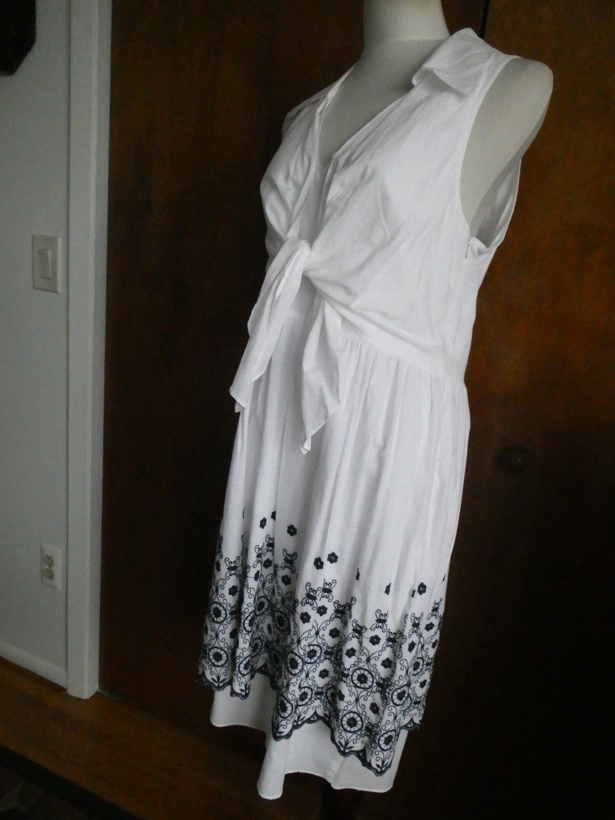 Laundry By Design women's white/black lined gorgeous one-piece dress size 12