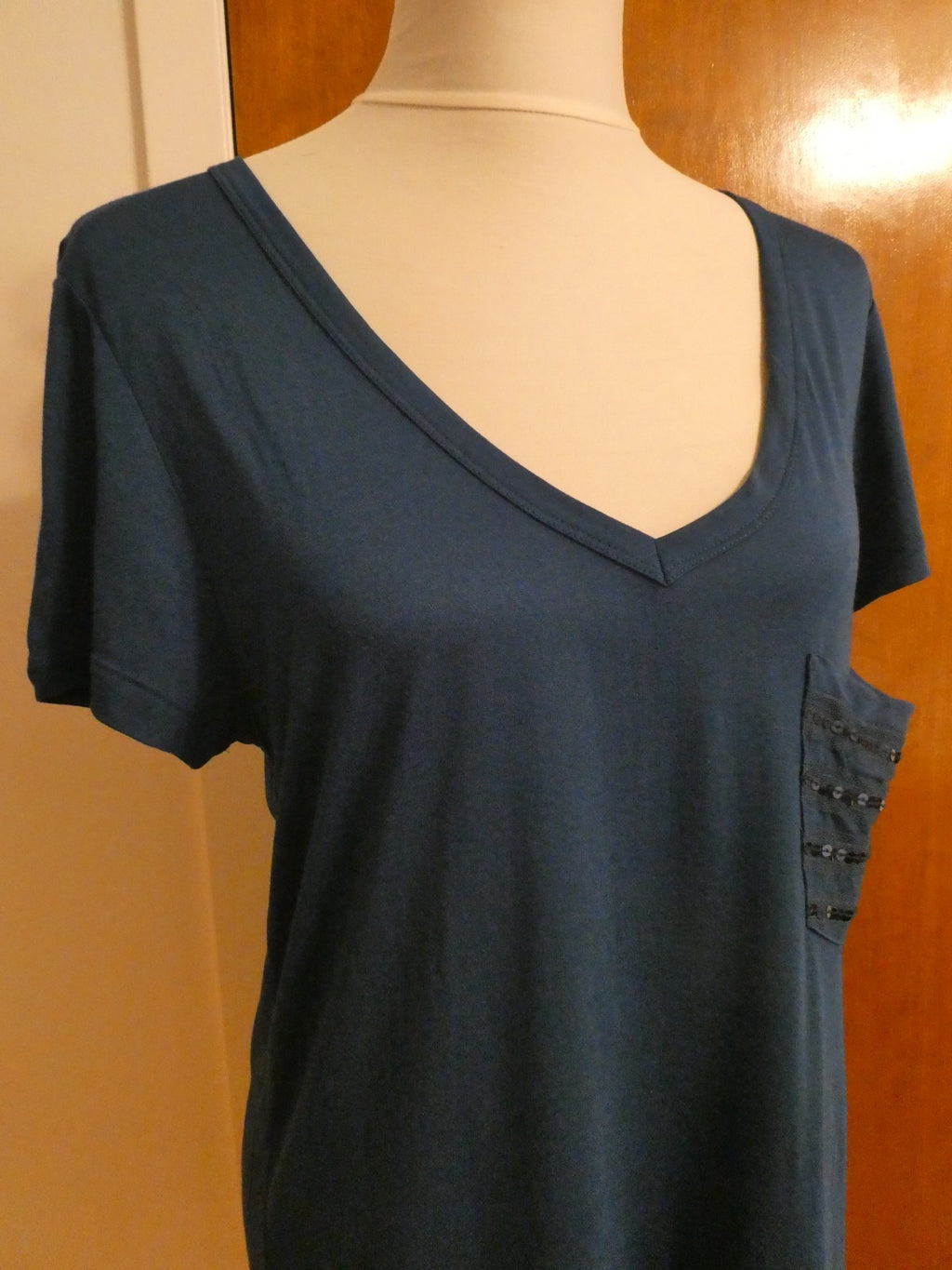 GAP Women's Top Size Large Navy Blue Sequined Pocket Short Sleeve 100% Rayon NWT