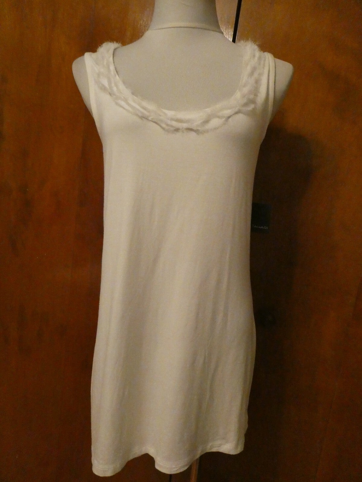 Tahari women's white sleeveless decorated top size Medium