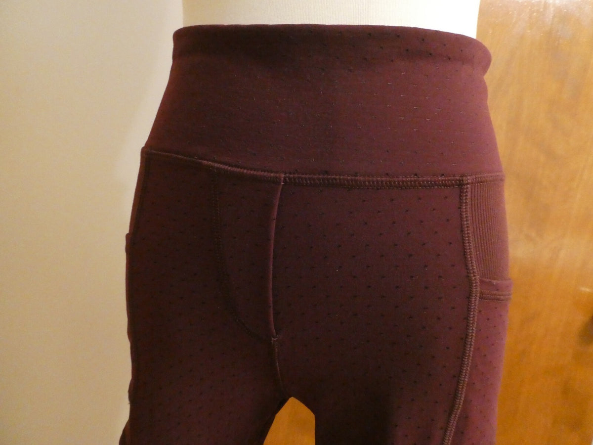 Lululemon Burgundy Yoga Legging with Side Pockets Size 4 (can fit size 2)