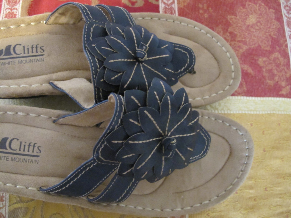 Cliffs By White Mountain Cove Black Thong Sandals Size 9 M