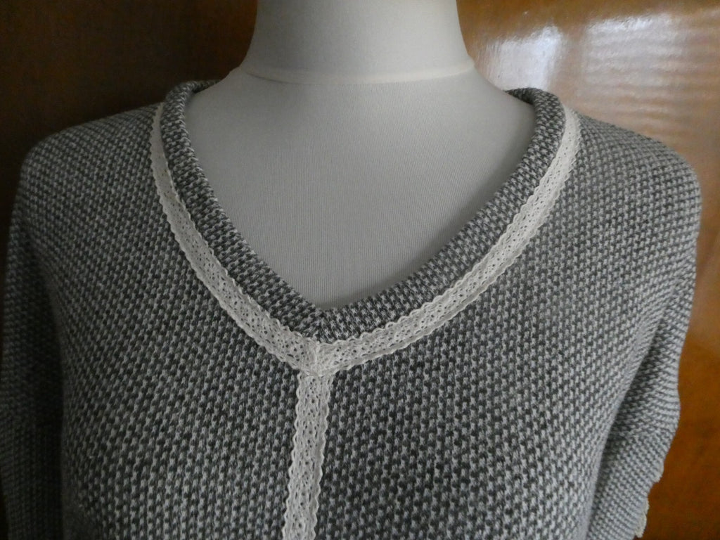 HANNAH Women's Soft V-neck Long Sleeves Sweater Gray Size Medium