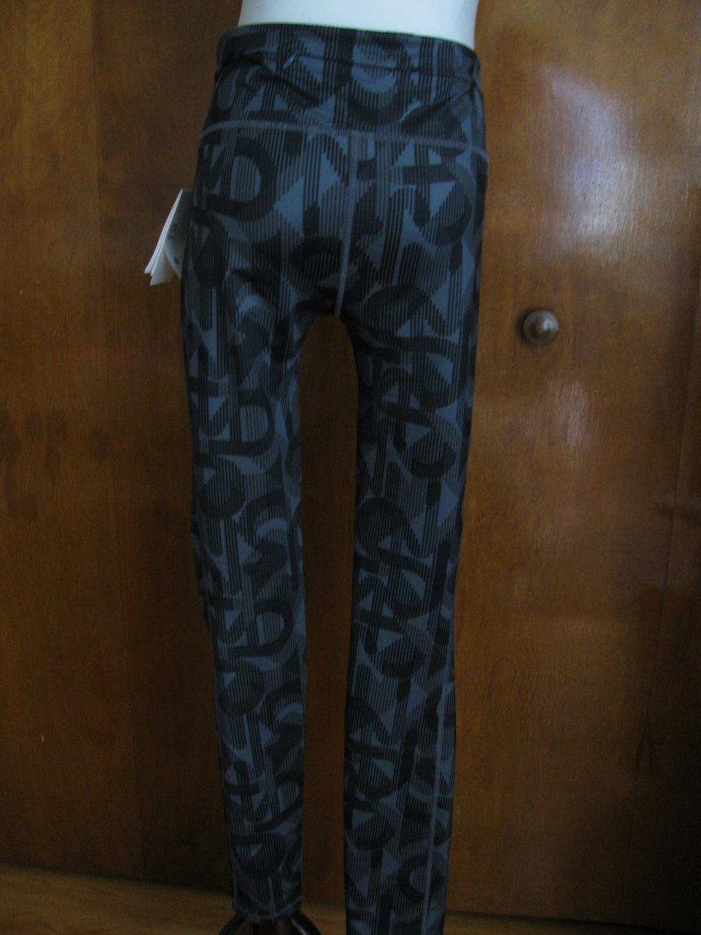 GapFit women's gray logo print regular rise leggings size Large