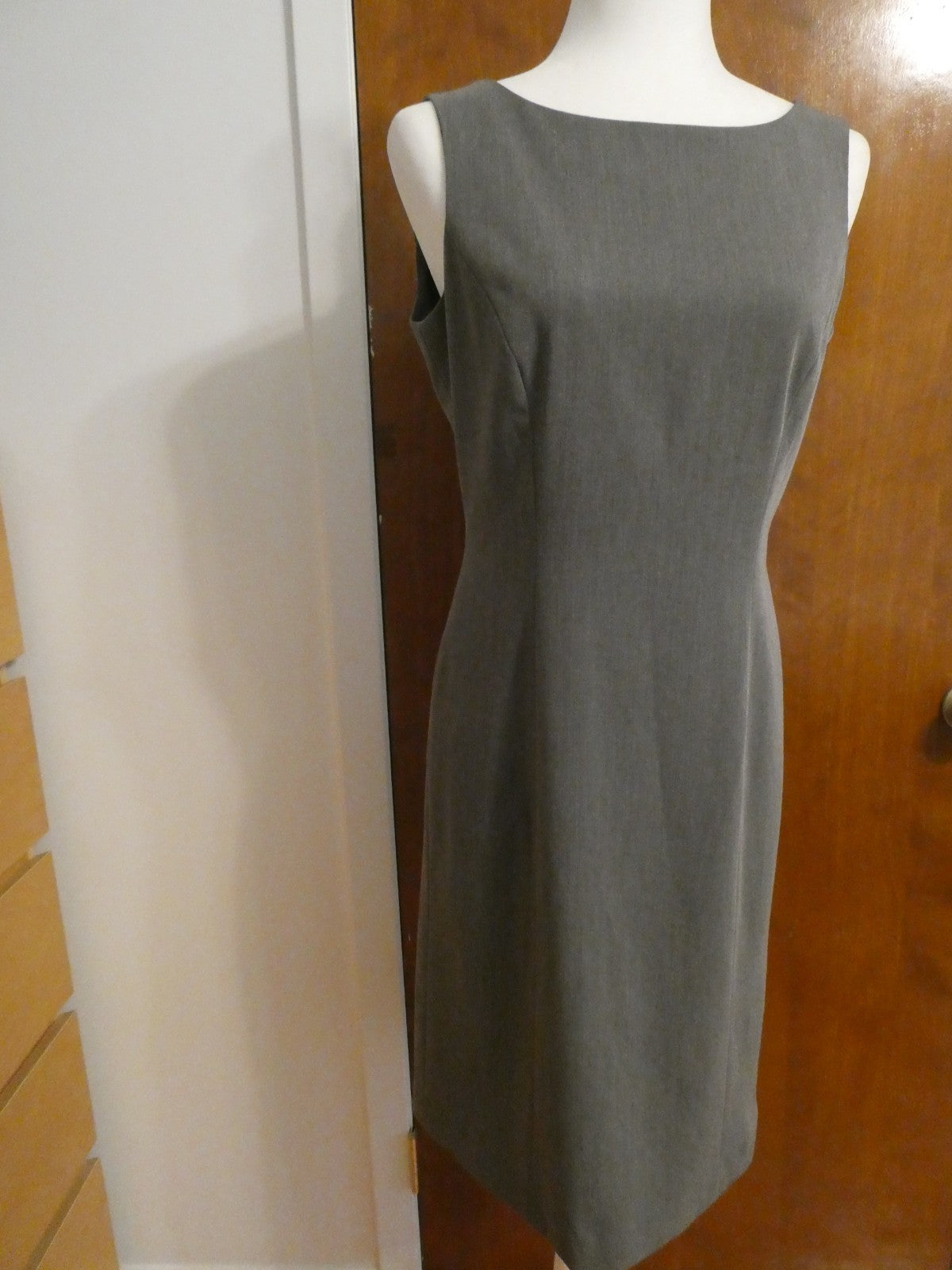 MIX by Tahari Arthur S. Levine Gray Sheath Dress Women Size 4 Lined Career