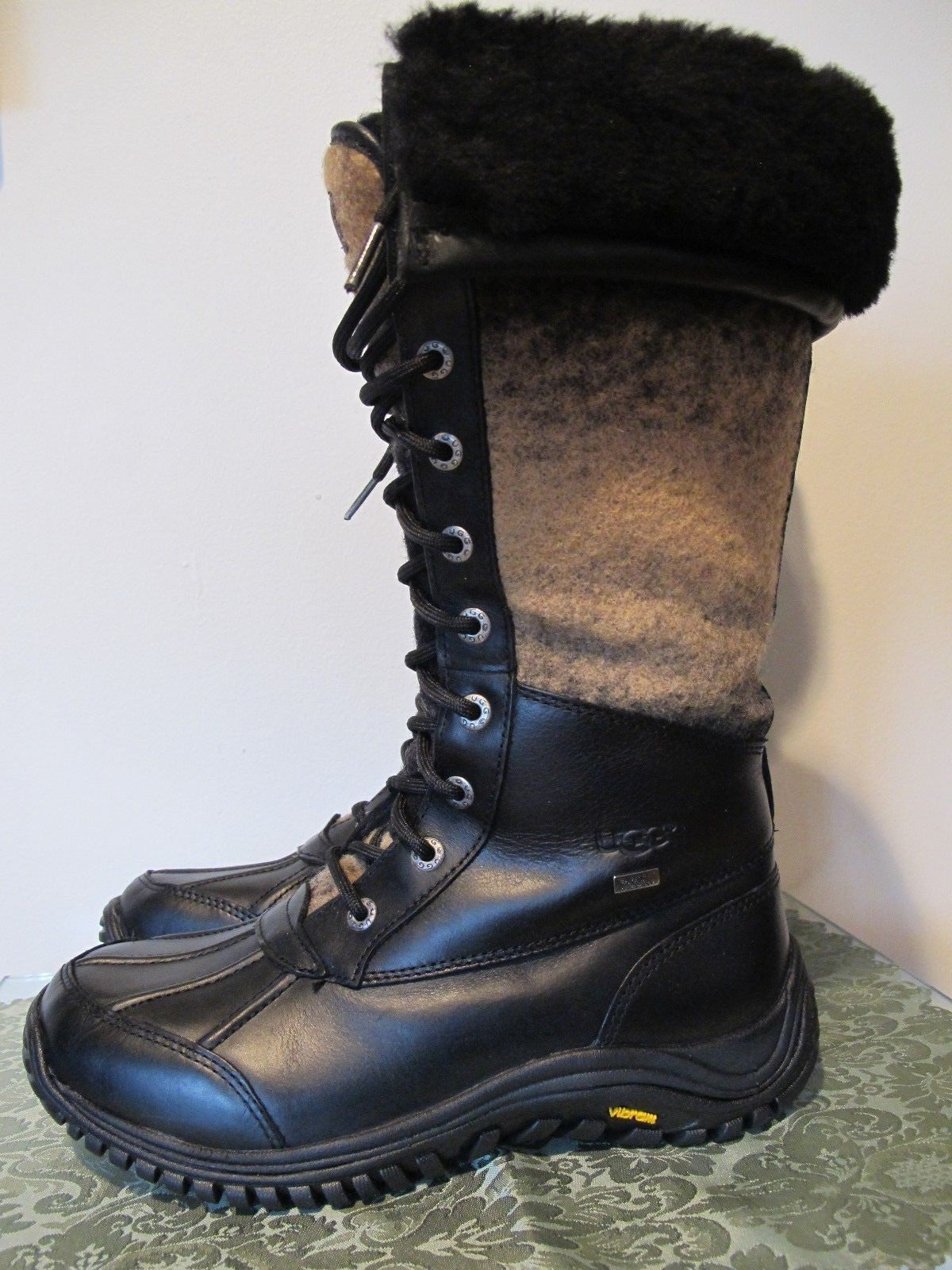 UGG Australia women’s brown black waterproof New boots 