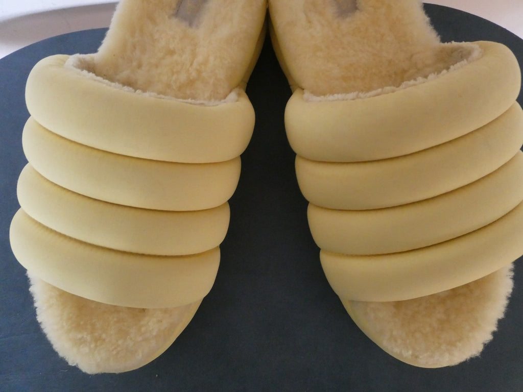 UGG Women Banana Yellow Maxi Sheepskin Platform Slide Women Size US 11