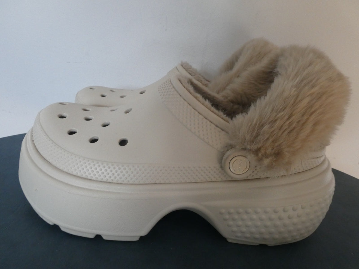 Crocs Lined Clogs – Faux Fur Lined – Cream / Off-White – Unisex Men 8, Women 10