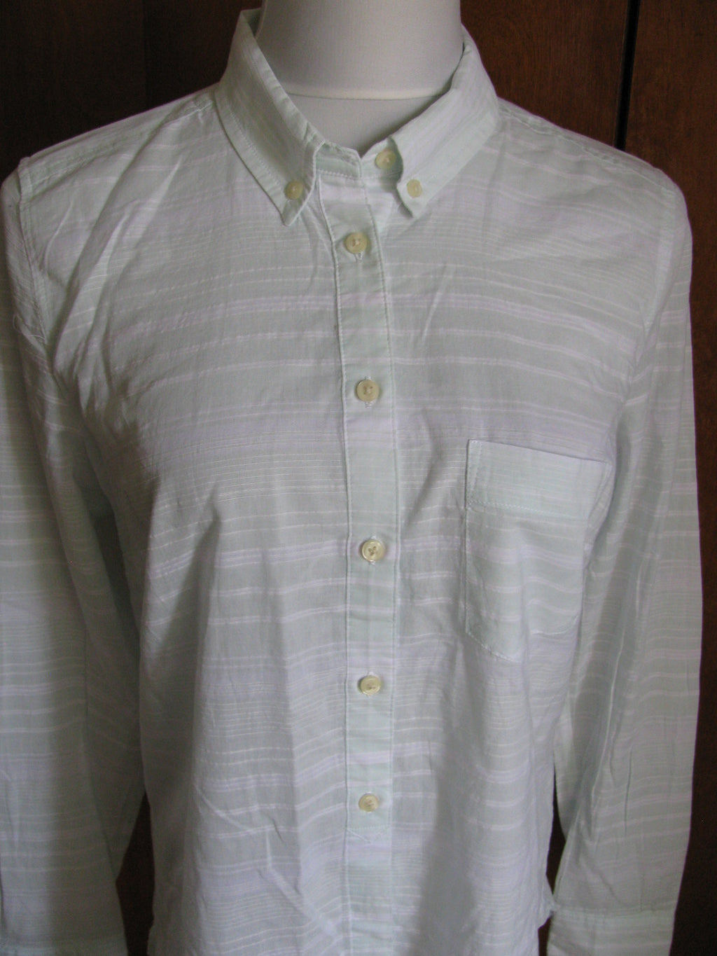 Gap women's light green cotton lightweight shirt size Medium 
