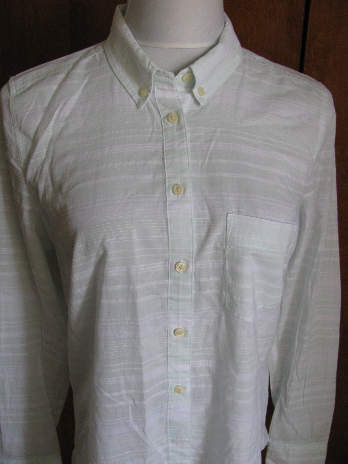 Gap women's light green cotton lightweight shirt size Medium 