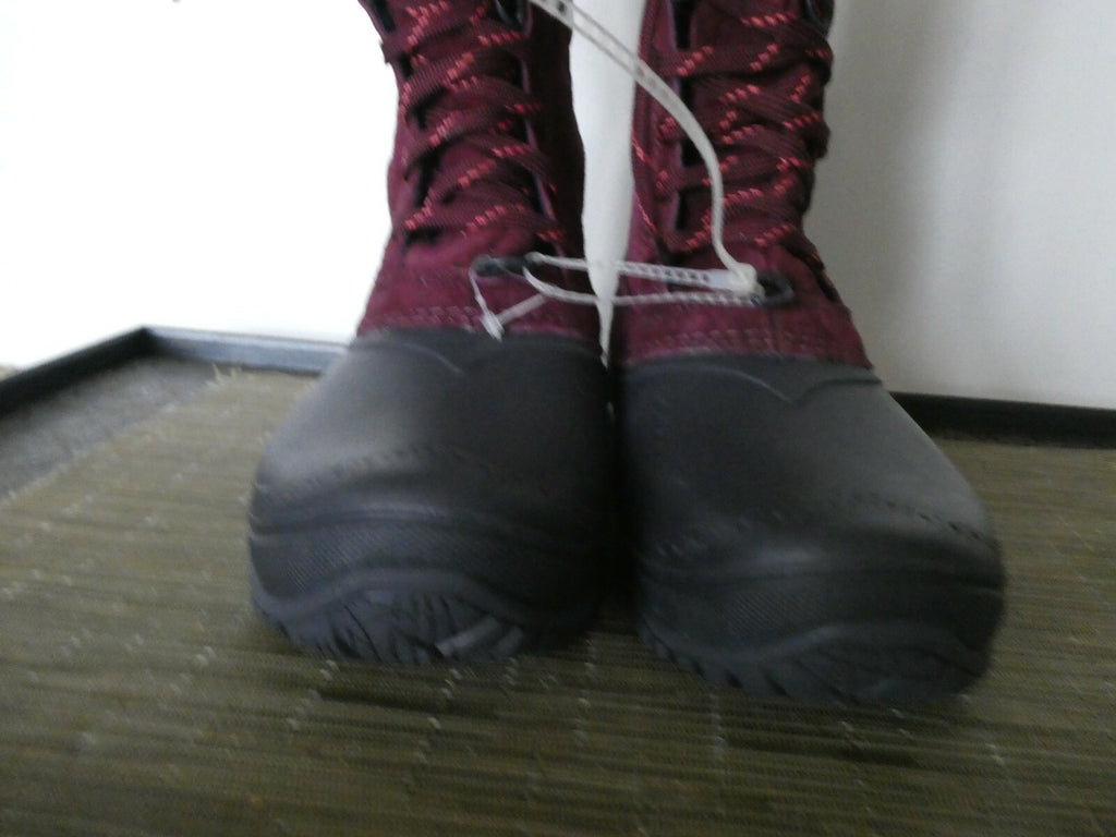 The North Face authentically burgundy waterproof lace-up boots size 7