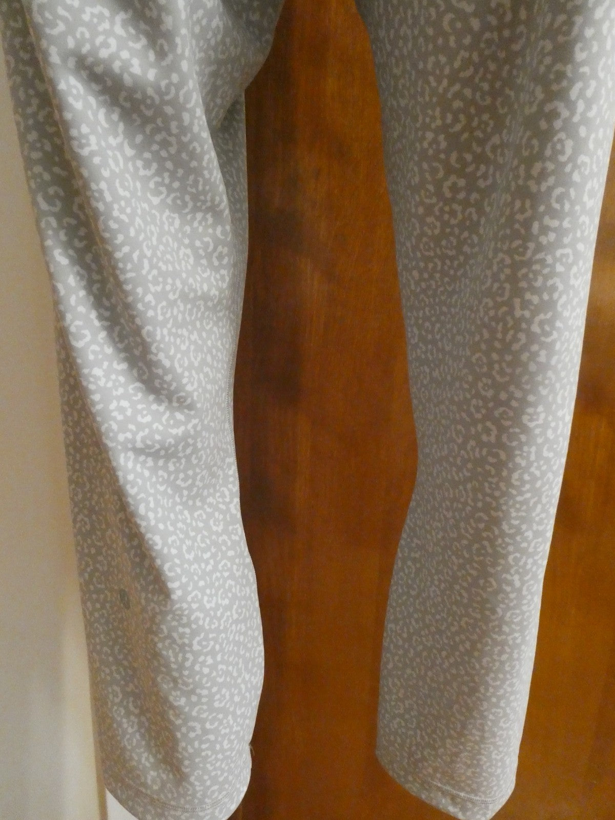Lululemon Women Wunder Train High-Rise Crop 23" White/Gray Sz 14