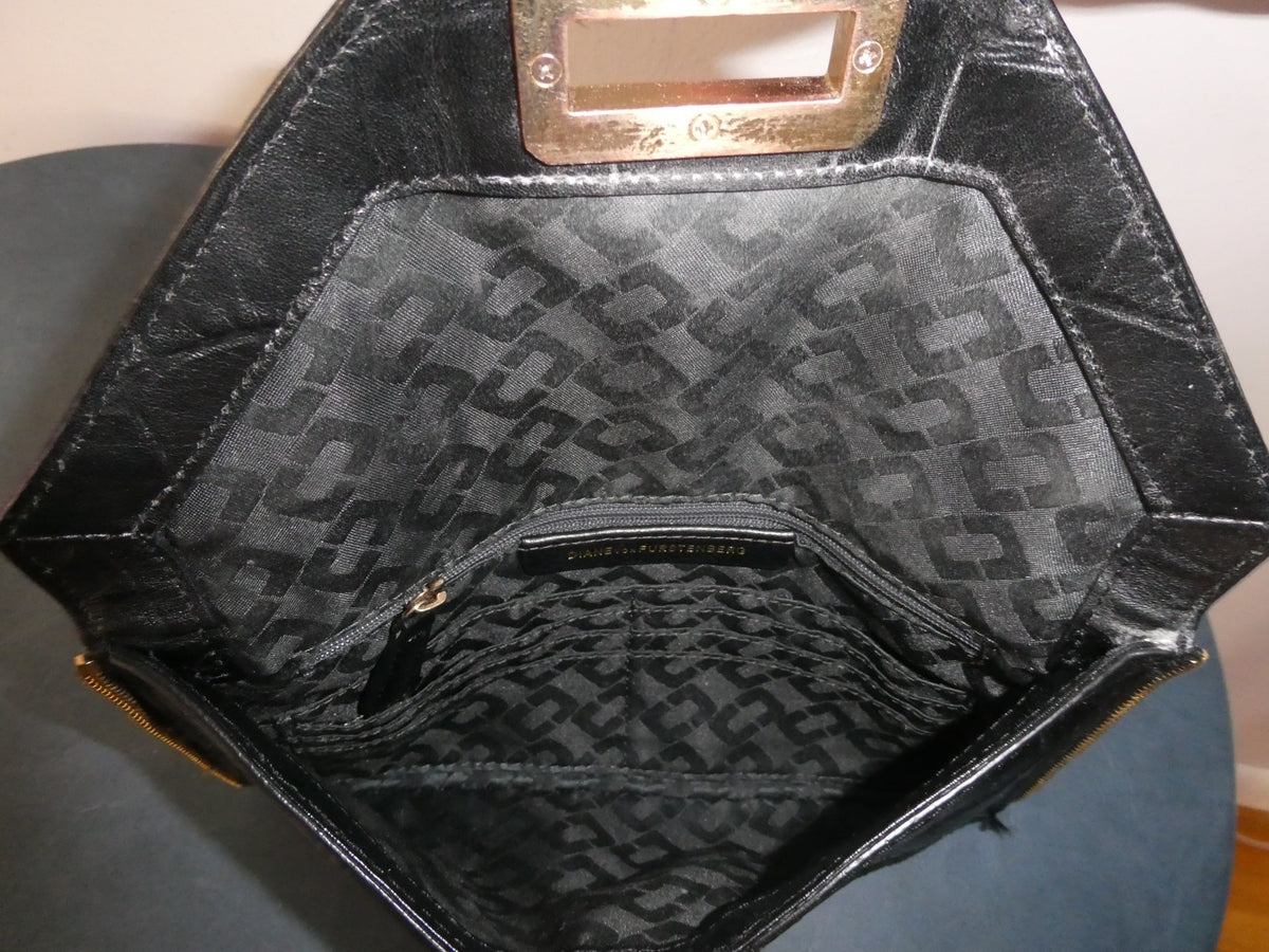 Vintage Diane Von Furstenberg Black Leather Clutch 8 card slots Gold Turn Lock