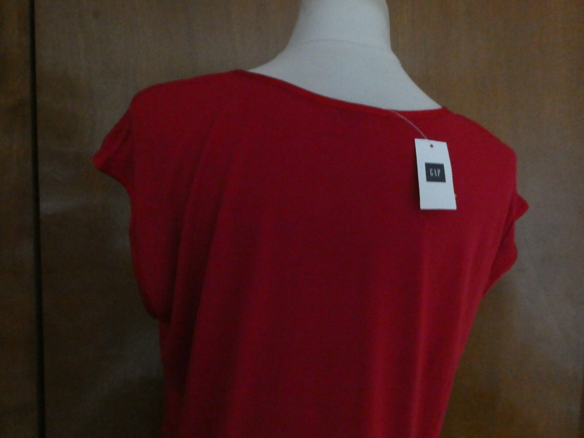 Gap women's red detailed rayon top size Large