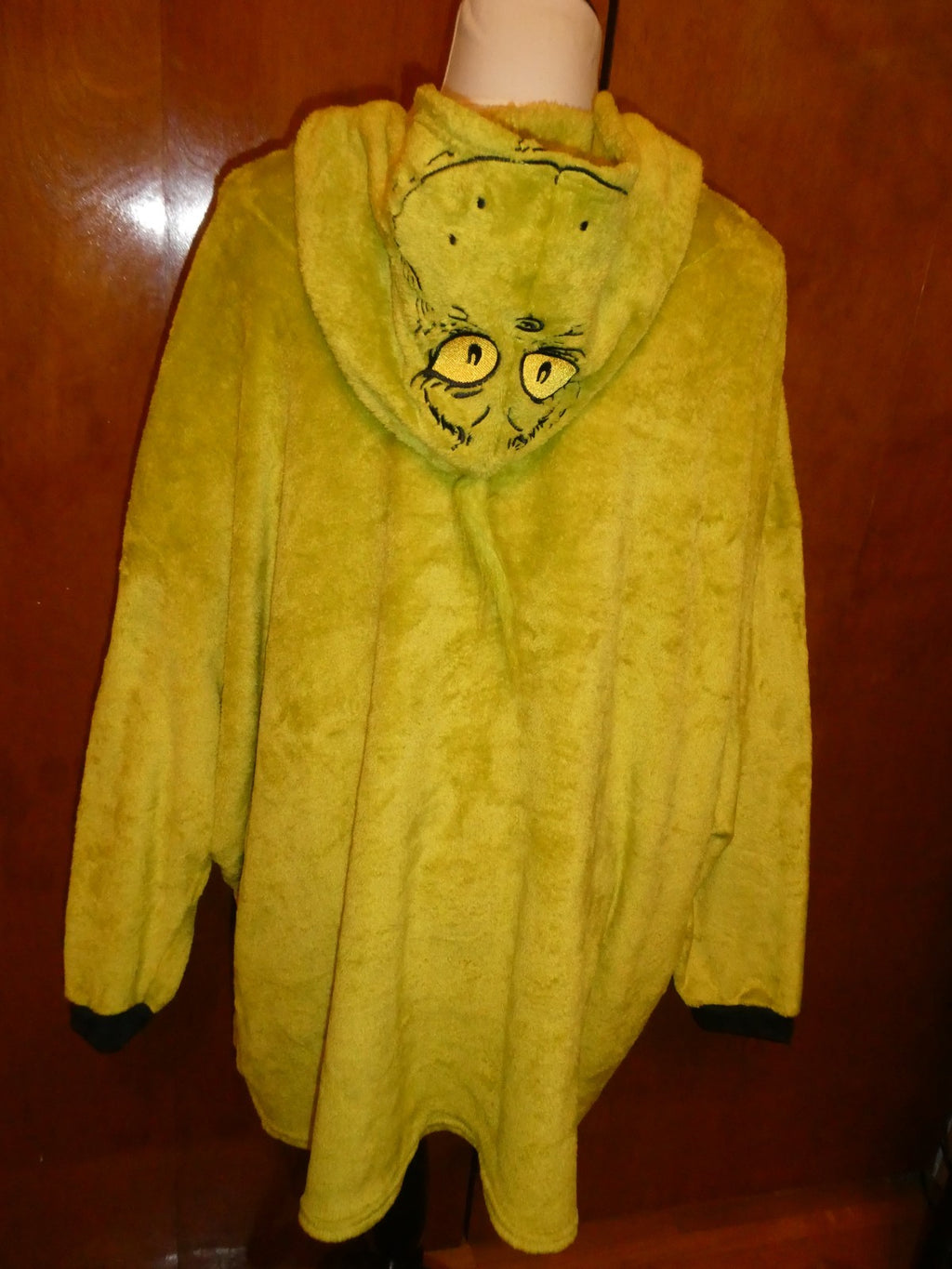 The Grinch Plush Hoodie Blanket OSFM Green Polyester Hooded Pullover Lounger