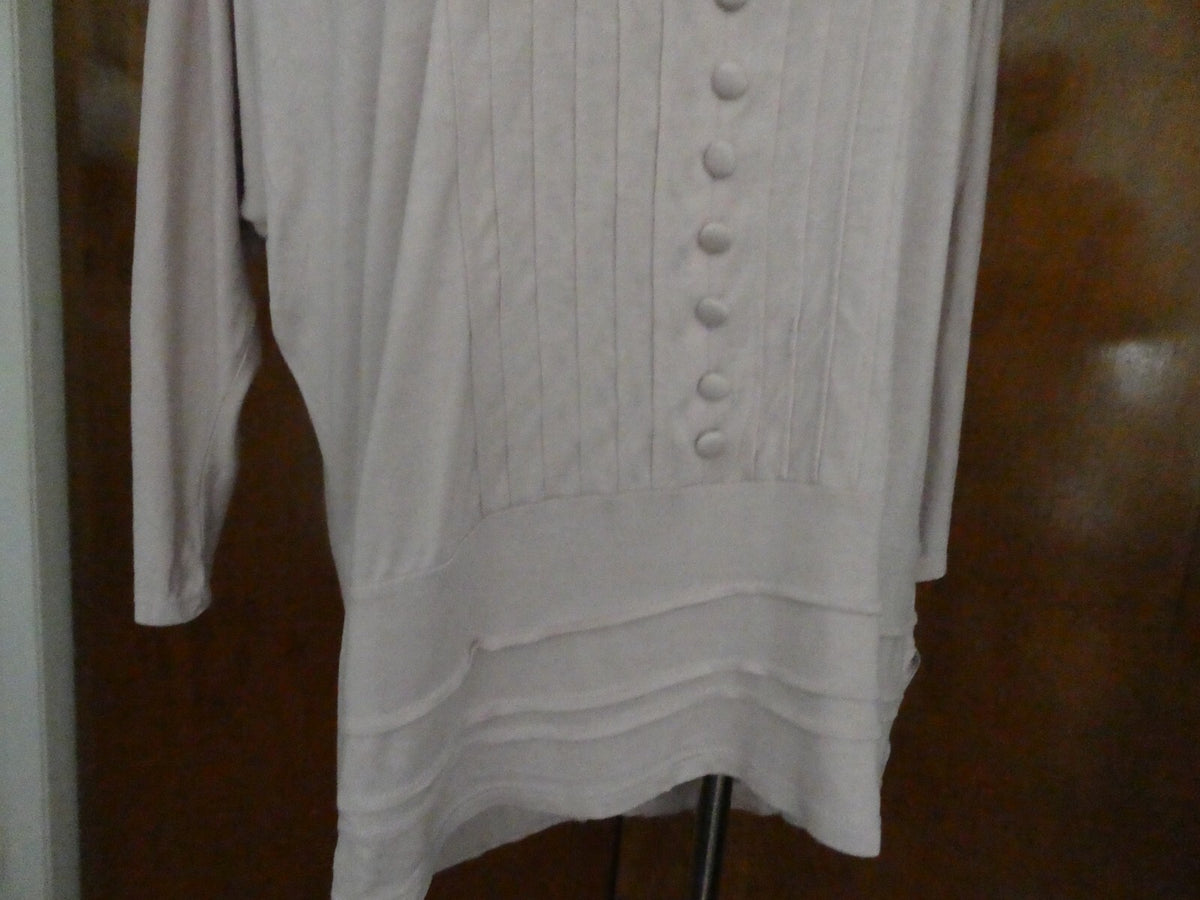 Gap women's light pink 100% rayon detailed top size Large 