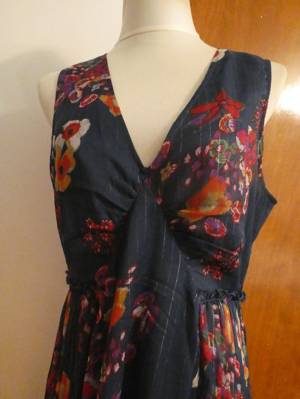 Walter Baker Teri women’s blue floral pleated lined evening dress size 10