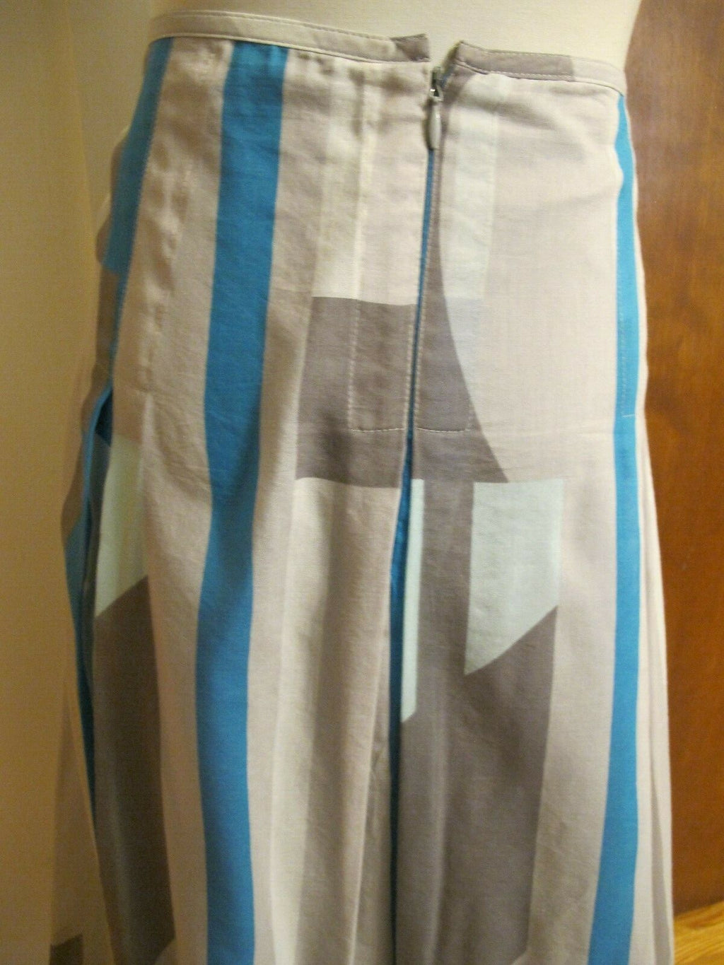 Calvin Klein women's gray blue lined lightweight soft fabric skirt size 12