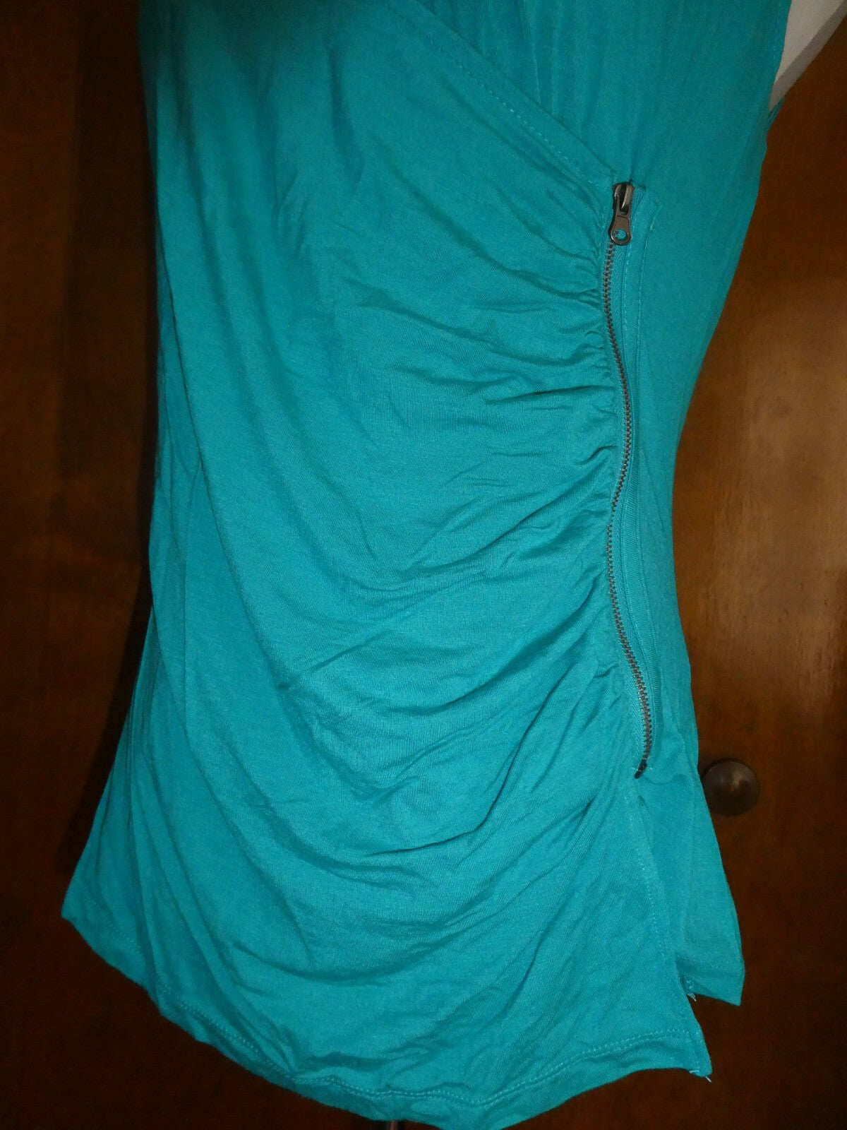 ONE A women's green detailed zipper front rayon top Large (fits size Medium)