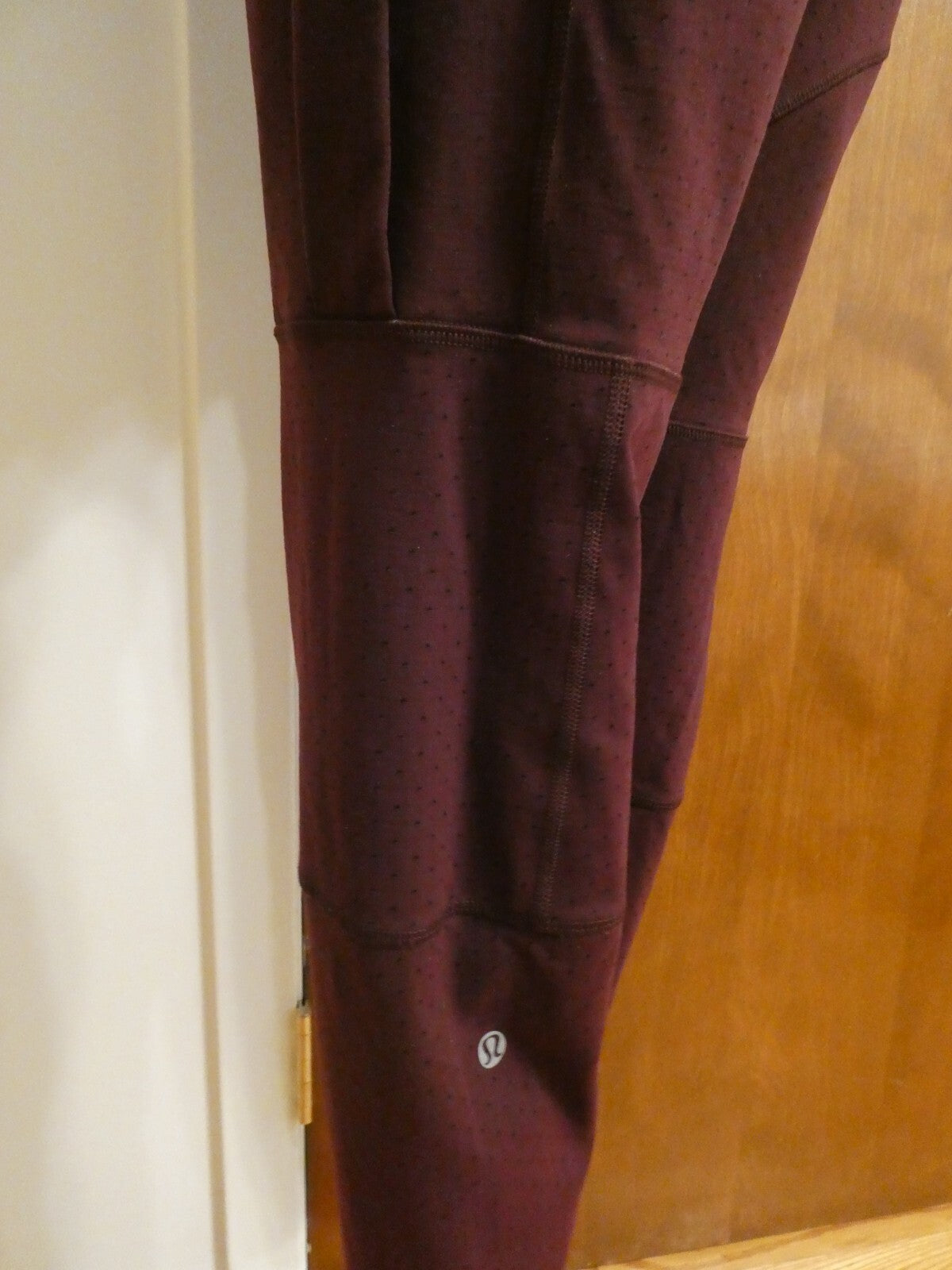 Lululemon Burgundy Yoga Legging with Side Pockets Size 4 (can fit size 2)