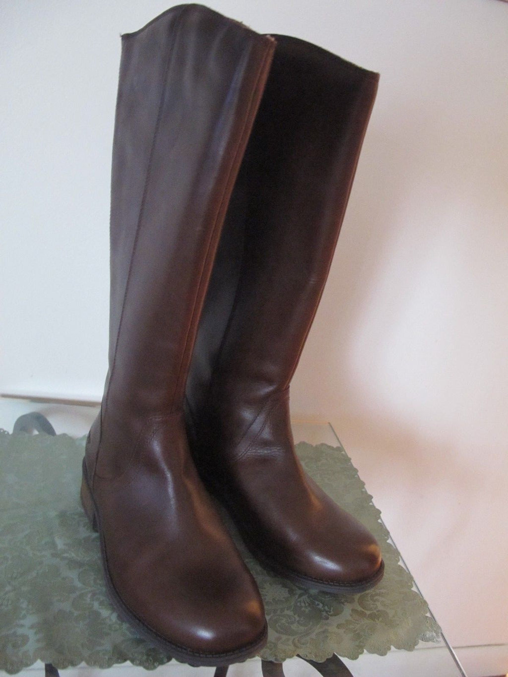Ugg Australia women brown water resistant leather upper tall New boots 7