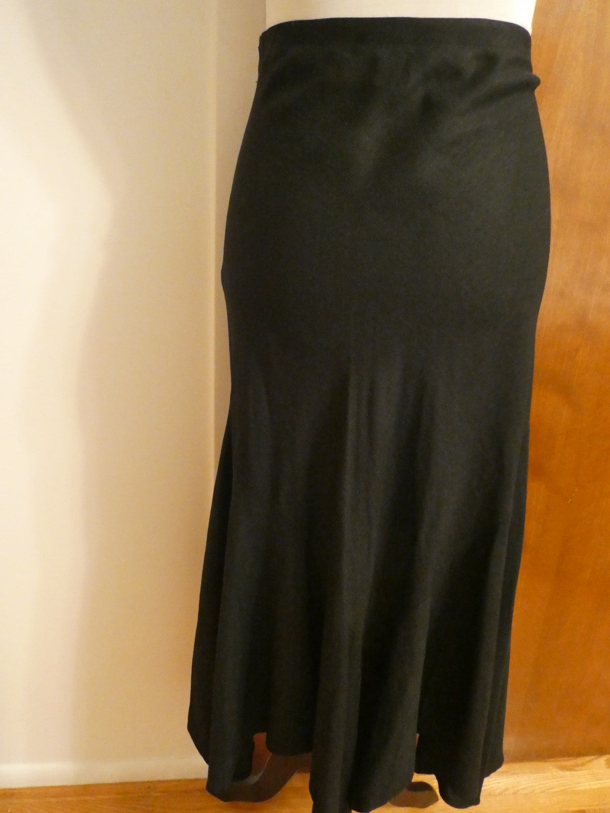 Larry Levine Women Black Linen Rayon Skirt Flare Hem Elegant Long Skirt Size 10