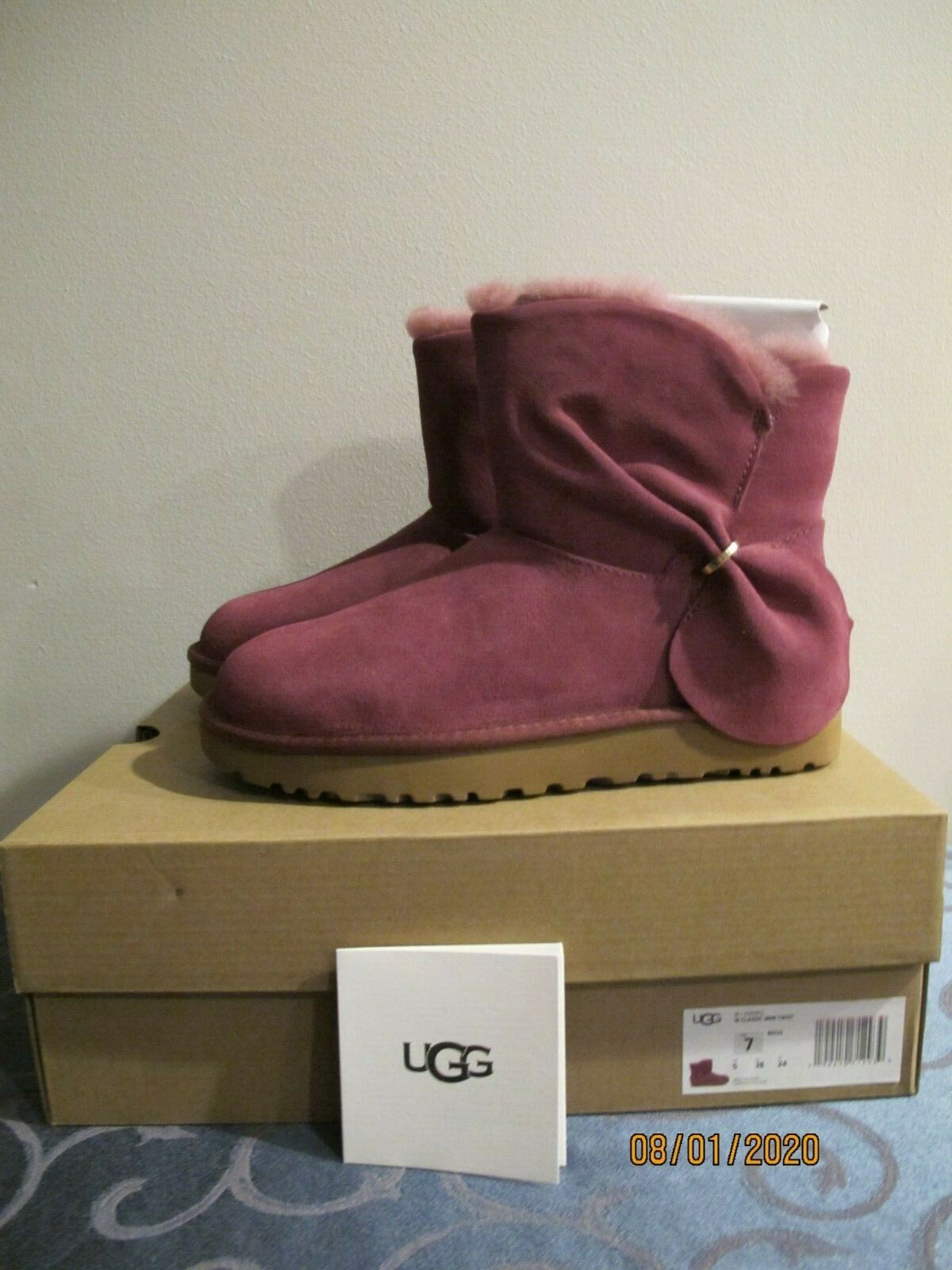 UGG Classic Mini Twist Cuff Short Boots Raspberry Women’s Size 7 Style 1099912