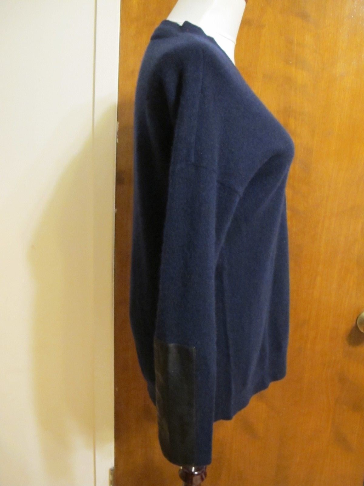 Bloomingdale's women's dark navy 2ply cashmere trim polyurethane sweater Medium 