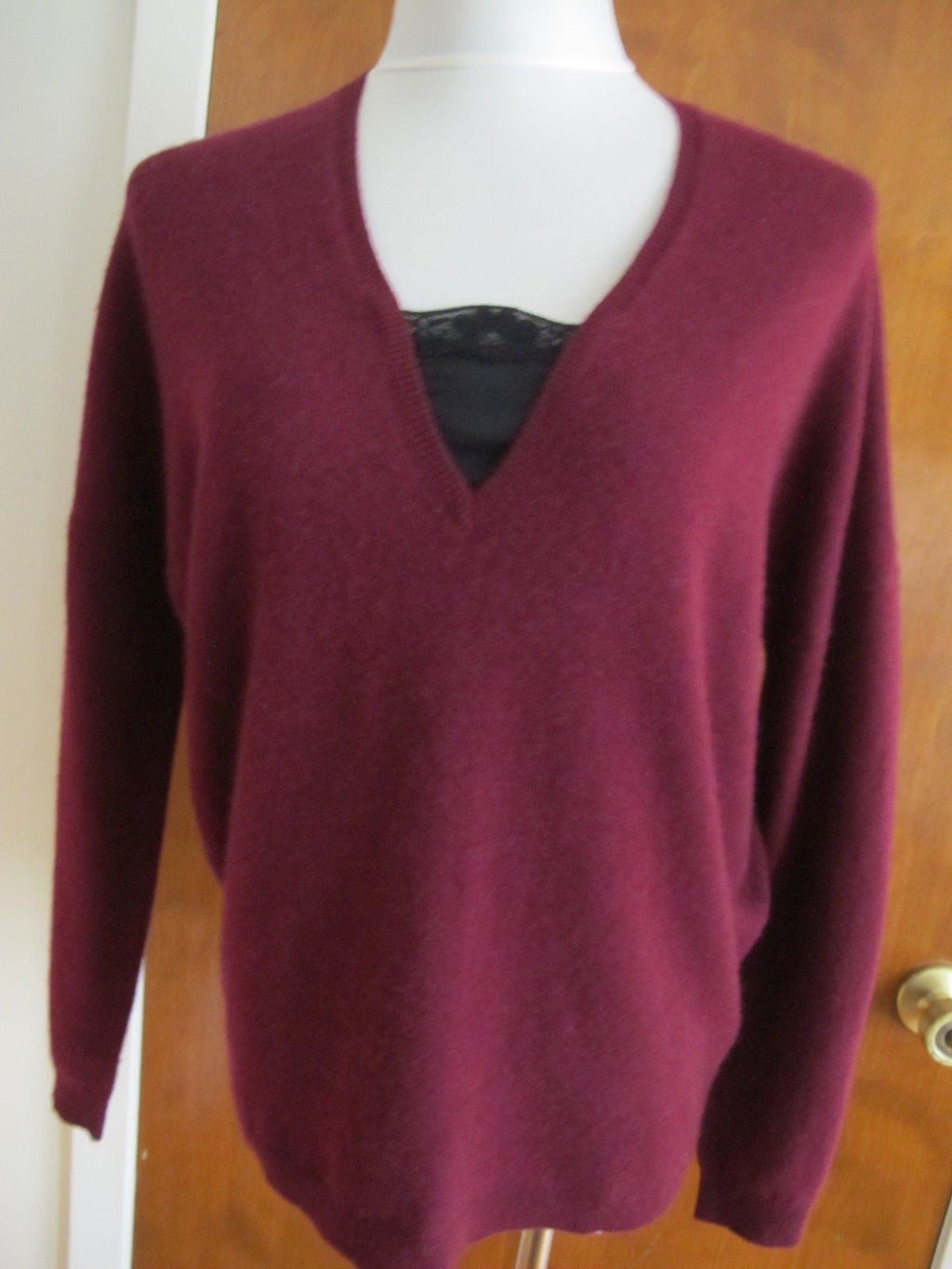 Bloomingdale’s women’s burgundy lace-trimmed cashmere sweater S bit big