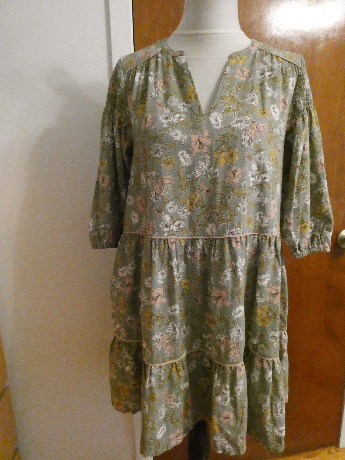 Cynthia Rowley Floral Print ¾ Sleeves Tiered Dress Sz Small 55% Linen 45% Rayon